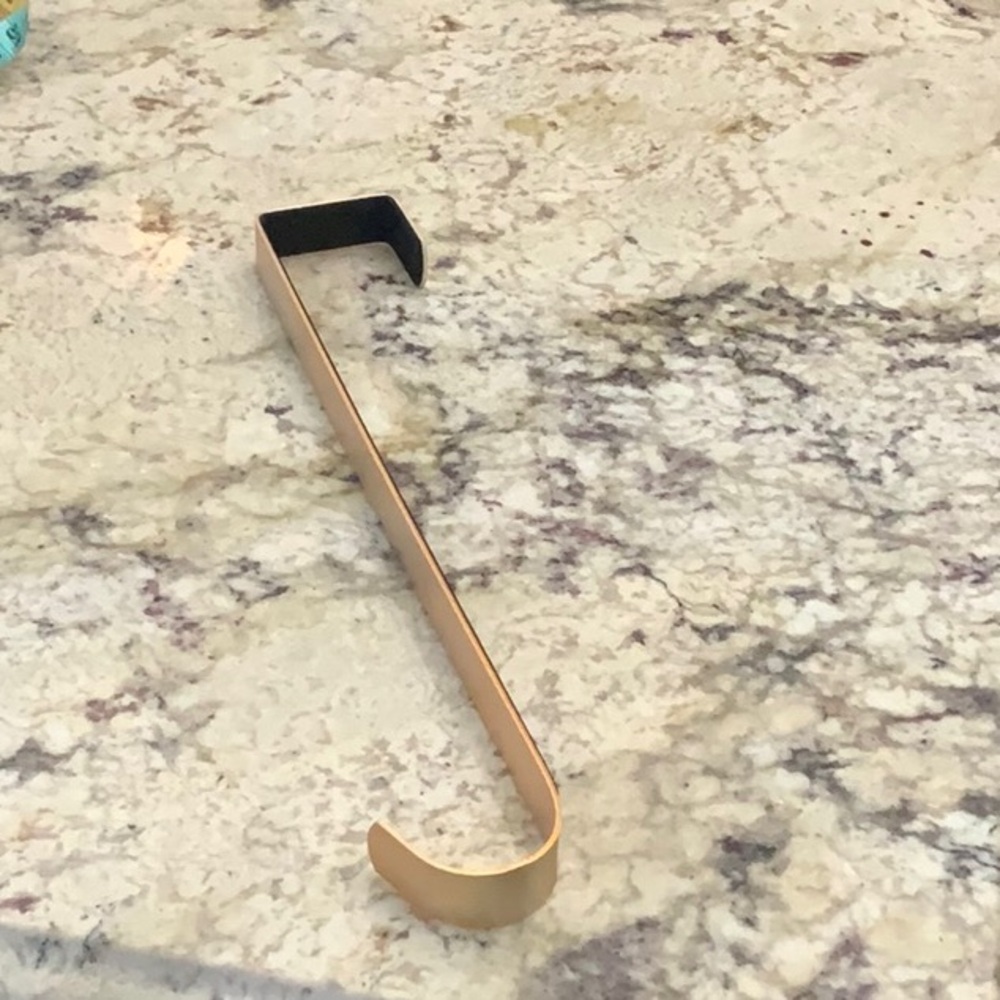 13” door hanger
